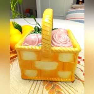 China, CeramicDescription A stunning French vintage Sarreguemines majolica pot